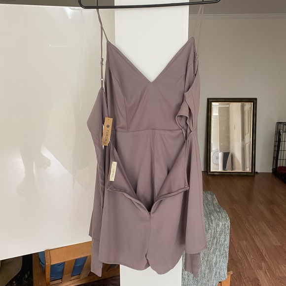 NWT back tie romper - Picture 2 of 5